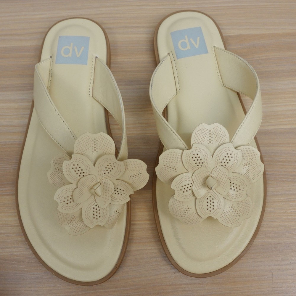 Cottagecore Thong Sandals Women 7 Butter Cream Boho Chic 3D Flower DV Dolce Vita